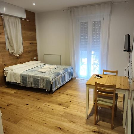 Ak Holidays Apartments 81 볼로냐 객실 사진