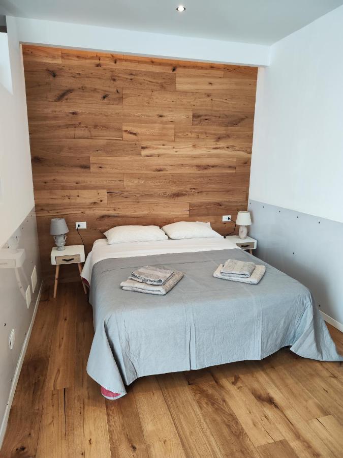 Ak Holidays Apartments 81 볼로냐 외부 사진